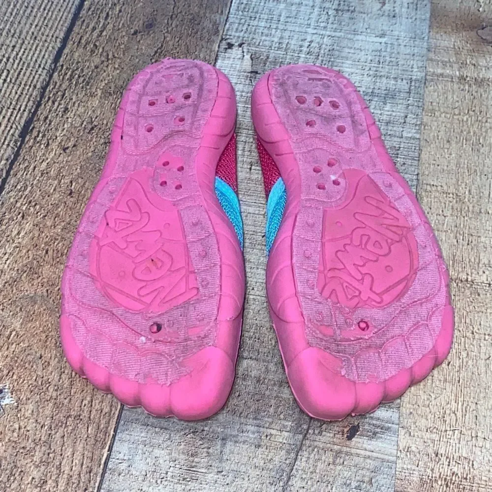 💜 Newtz Girls' Youth Water Shoes Size 13/1